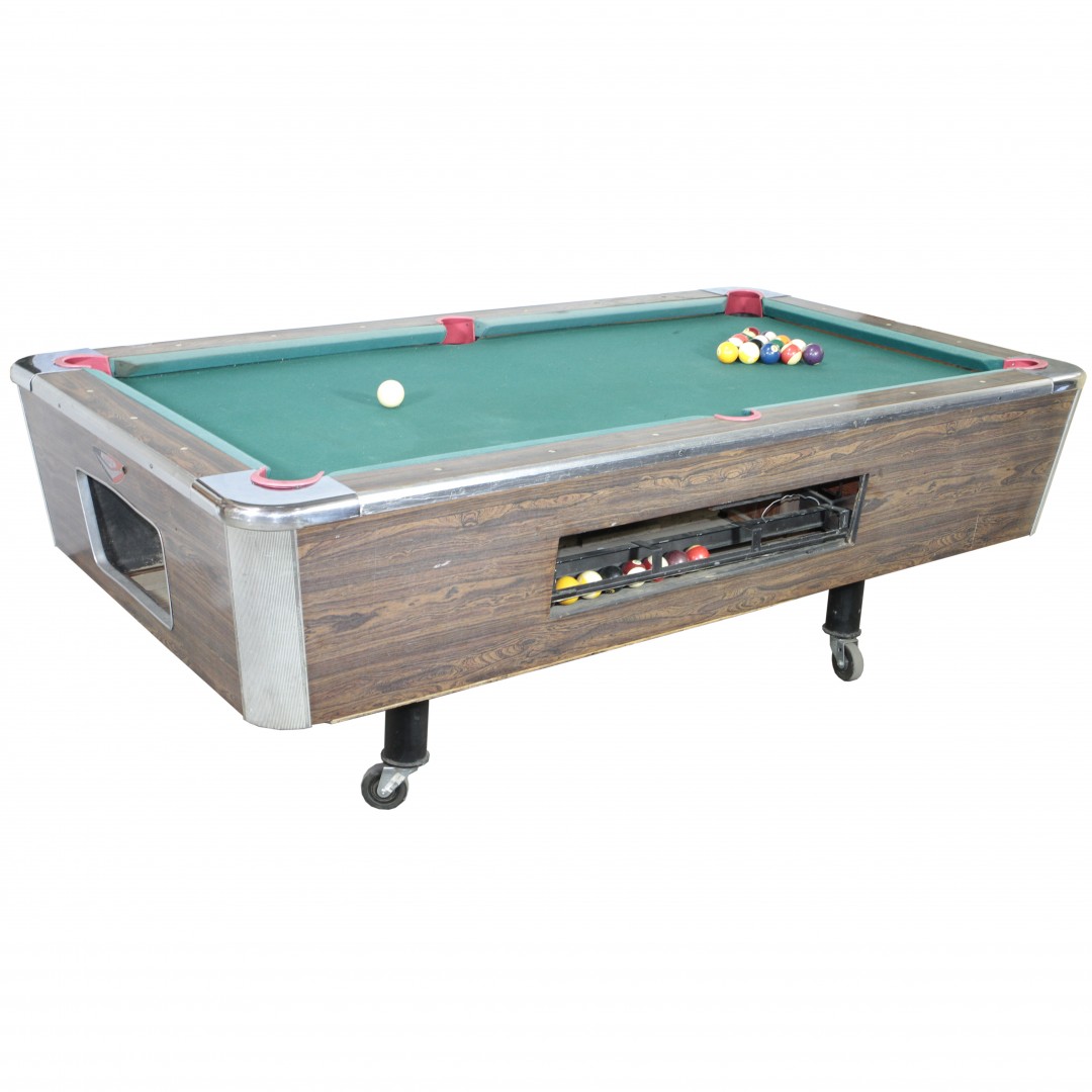 POOL TABLE / COINOP W/ CUES AND BALLS Air Designs